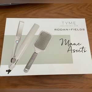 NWT White TYME Iron with Paddle Brush